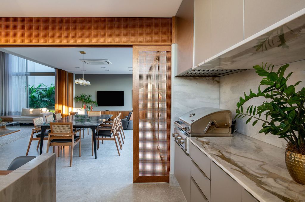 The Muxarabi House impressive architecture by Cris Furlan Arquitetura 10