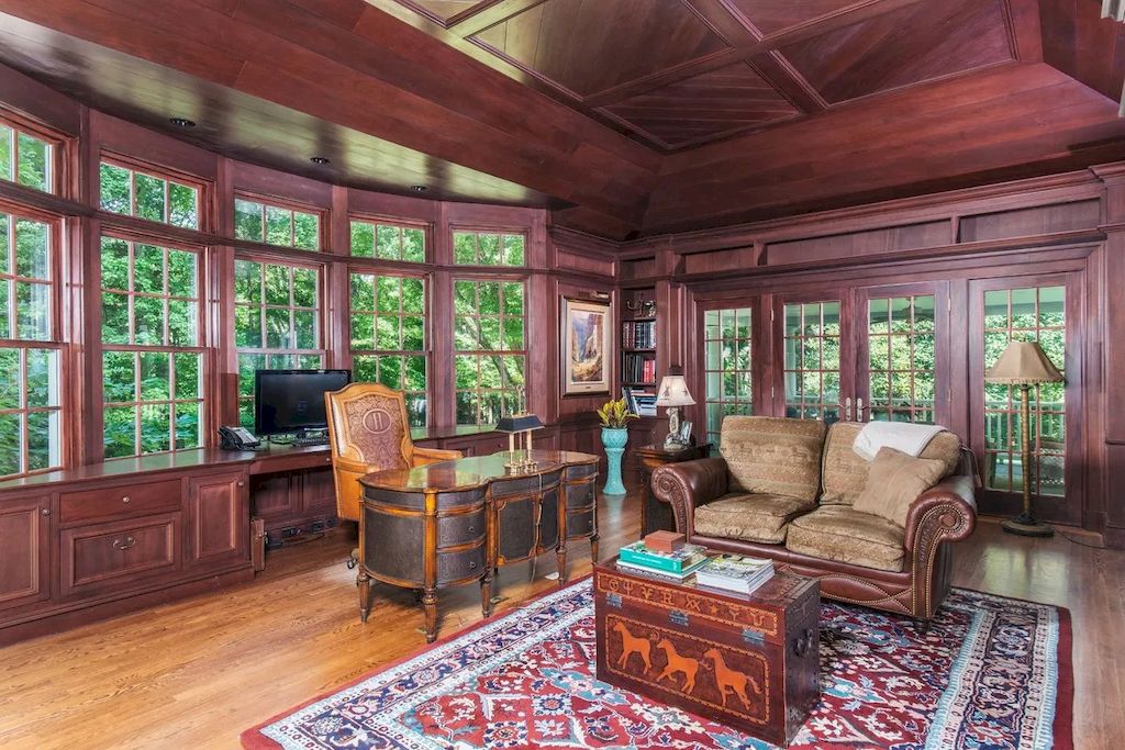 The Home in Connecticut is a luxurious home which is perfect for family comfort, relaxation and entertaining now available for sale. This home located at 21 Alan Ln, New Canaan, Connecticut; offering 06 bedrooms and 07 bathrooms with 7,787 square feet of living spaces.