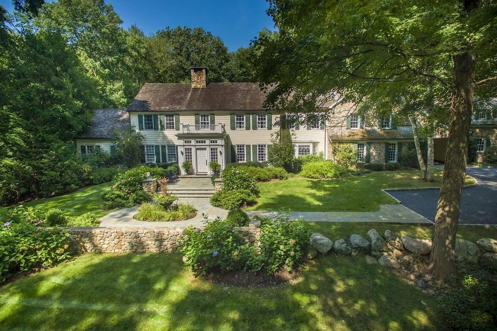 The Home in Connecticut is a luxurious home which is perfect for family comfort, relaxation and entertaining now available for sale. This home located at 21 Alan Ln, New Canaan, Connecticut; offering 06 bedrooms and 07 bathrooms with 7,787 square feet of living spaces.