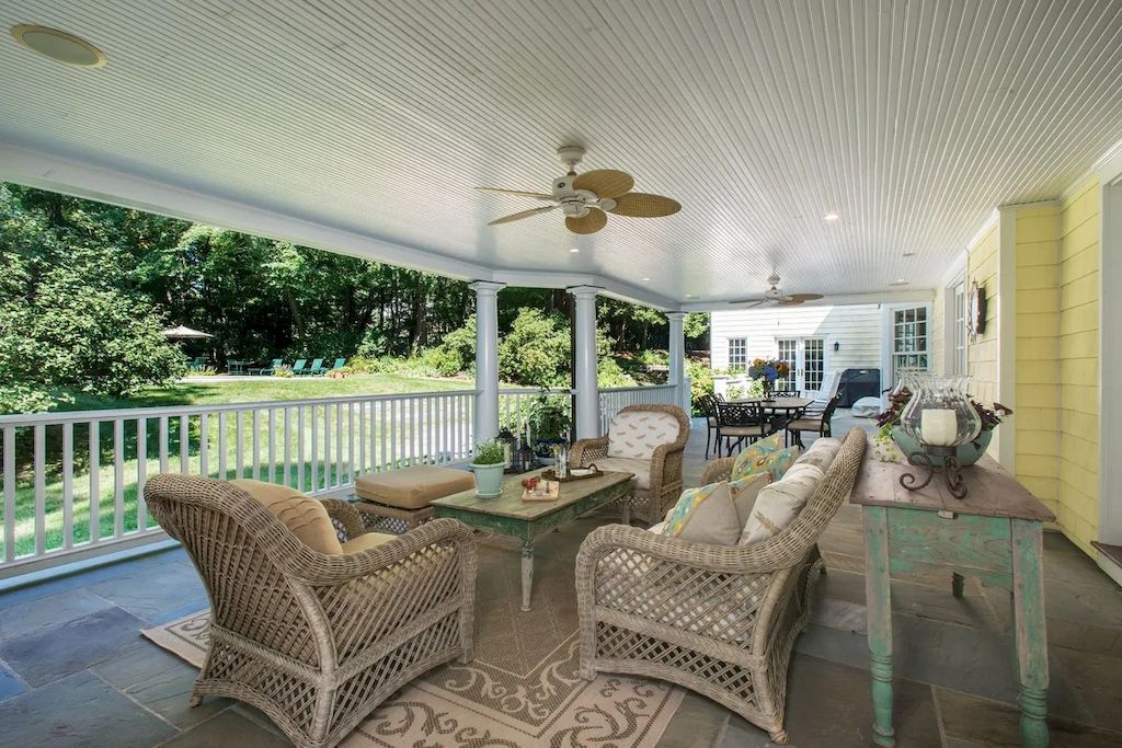 The Home in Connecticut is a luxurious home which is perfect for family comfort, relaxation and entertaining now available for sale. This home located at 21 Alan Ln, New Canaan, Connecticut; offering 06 bedrooms and 07 bathrooms with 7,787 square feet of living spaces.