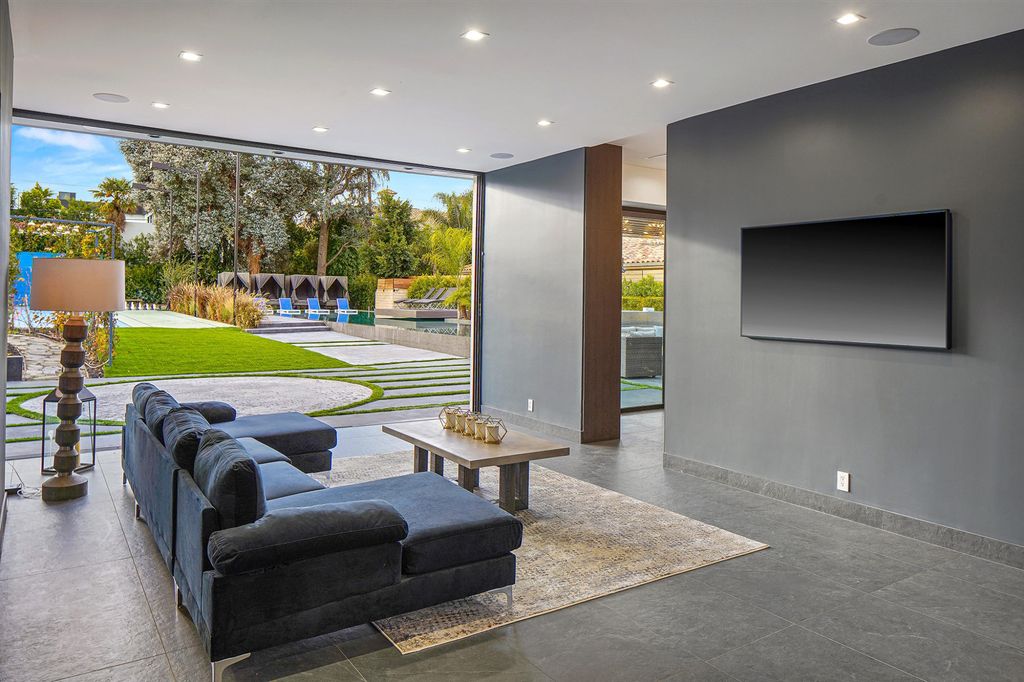 The Home in Encino is a luxurious contemporary estate designed by Alon Zakoot and located in highly coveted Amestoy Estates now available for sale. This home located at 5415 Amestoy Ave, Encino, California