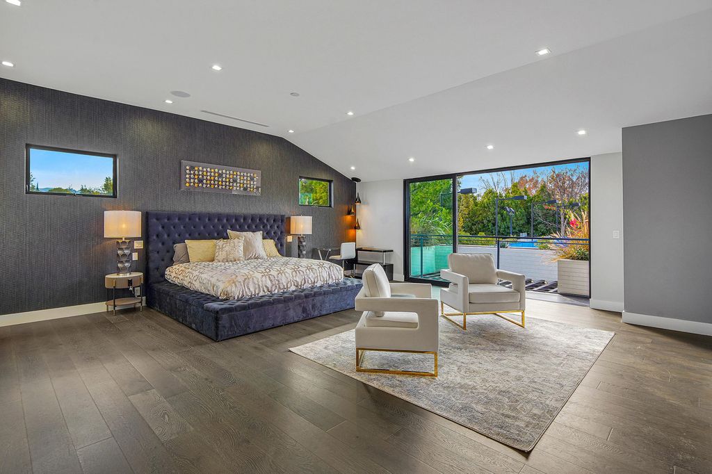The Home in Encino is a luxurious contemporary estate designed by Alon Zakoot and located in highly coveted Amestoy Estates now available for sale. This home located at 5415 Amestoy Ave, Encino, California