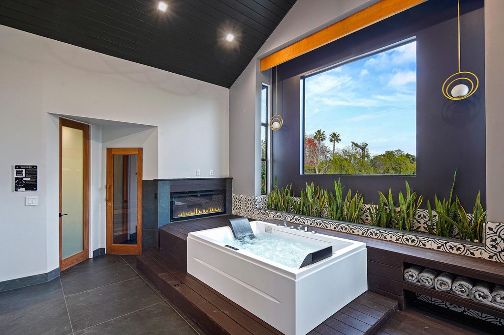 The Home in Encino is a luxurious contemporary estate designed by Alon Zakoot and located in highly coveted Amestoy Estates now available for sale. This home located at 5415 Amestoy Ave, Encino, California