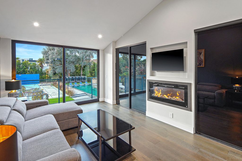 The Home in Encino is a luxurious contemporary estate designed by Alon Zakoot and located in highly coveted Amestoy Estates now available for sale. This home located at 5415 Amestoy Ave, Encino, California