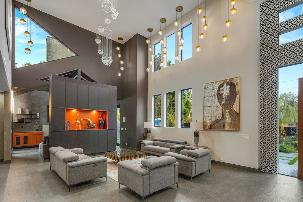 The Home in Encino is a luxurious contemporary estate designed by Alon Zakoot and located in highly coveted Amestoy Estates now available for sale. This home located at 5415 Amestoy Ave, Encino, California