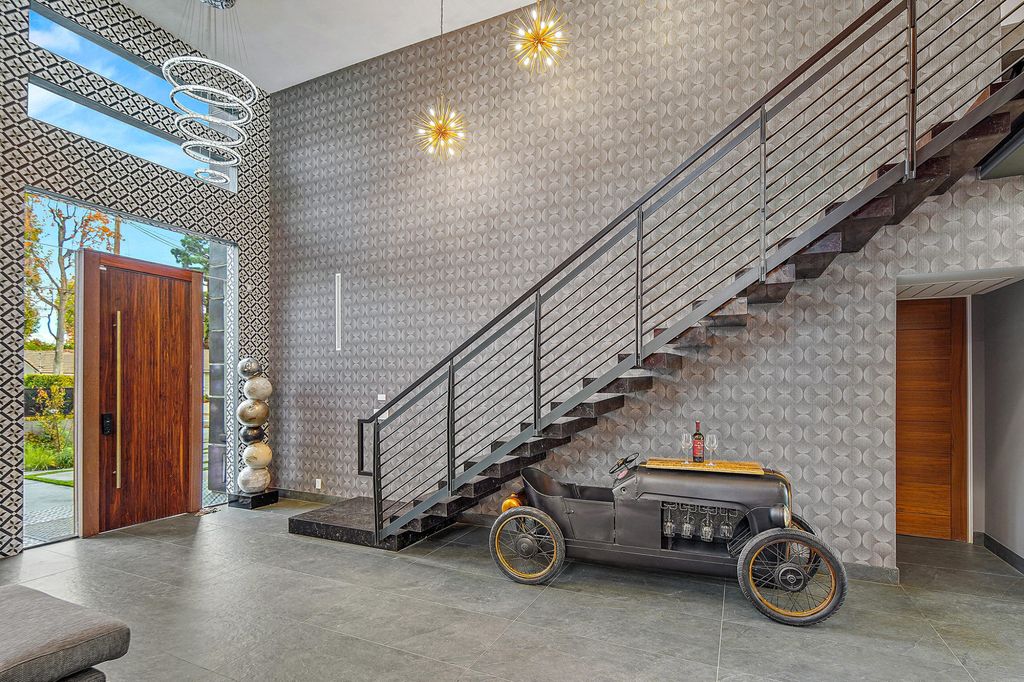The Home in Encino is a luxurious contemporary estate designed by Alon Zakoot and located in highly coveted Amestoy Estates now available for sale. This home located at 5415 Amestoy Ave, Encino, California