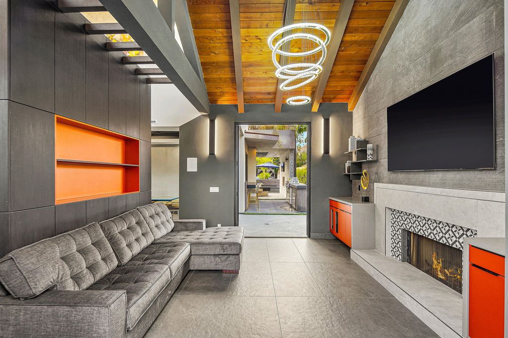 The Home in Encino is a luxurious contemporary estate designed by Alon Zakoot and located in highly coveted Amestoy Estates now available for sale. This home located at 5415 Amestoy Ave, Encino, California
