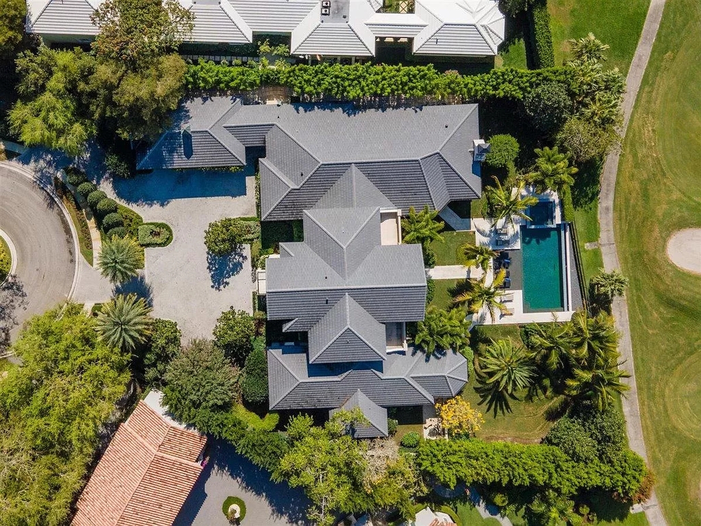 The Home in Wellington is an absolutely stunning estate with volume ceilings and beautiful marble floors throughout now available for sale. This home located at 2968 Hurlingham Dr, Wellington, Florida