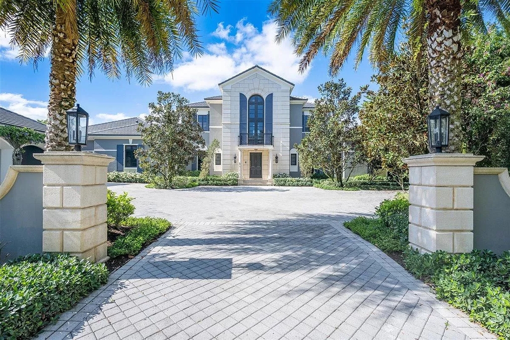 The Home in Wellington is an absolutely stunning estate with volume ceilings and beautiful marble floors throughout now available for sale. This home located at 2968 Hurlingham Dr, Wellington, Florida