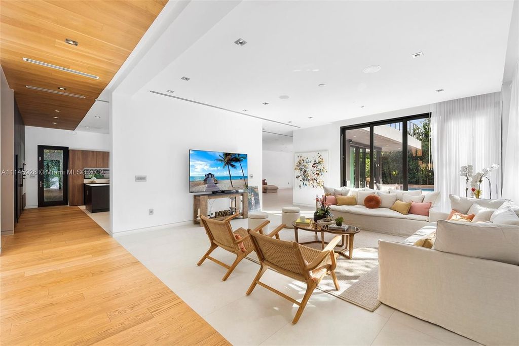 This 8990000 Modern Home in Miami offers Oversized Entertaining Areas 12