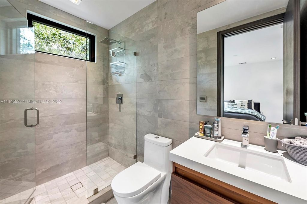 This 8990000 Modern Home in Miami offers Oversized Entertaining Areas 14