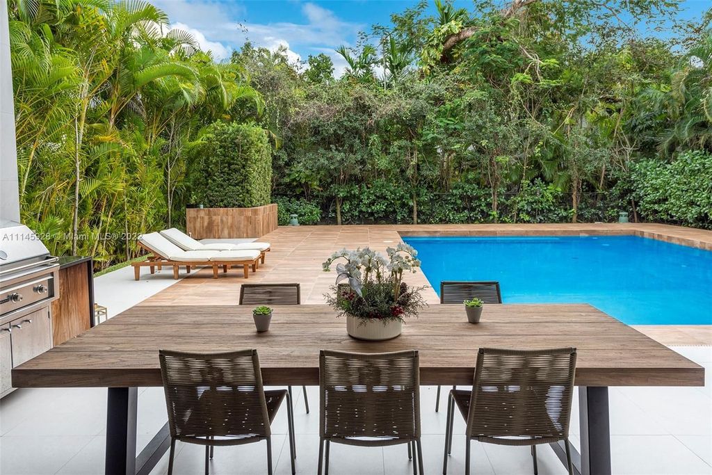 This 8990000 Modern Home in Miami offers Oversized Entertaining Areas 24