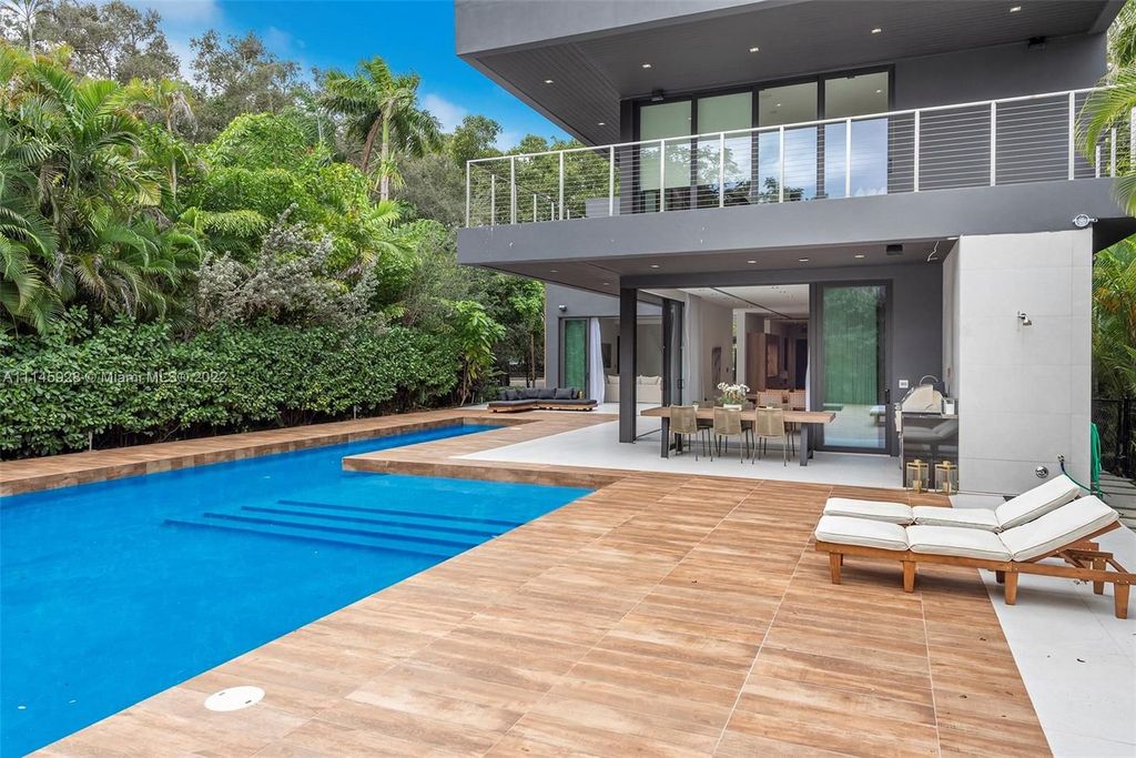 This 8990000 Modern Home in Miami offers Oversized Entertaining Areas 26