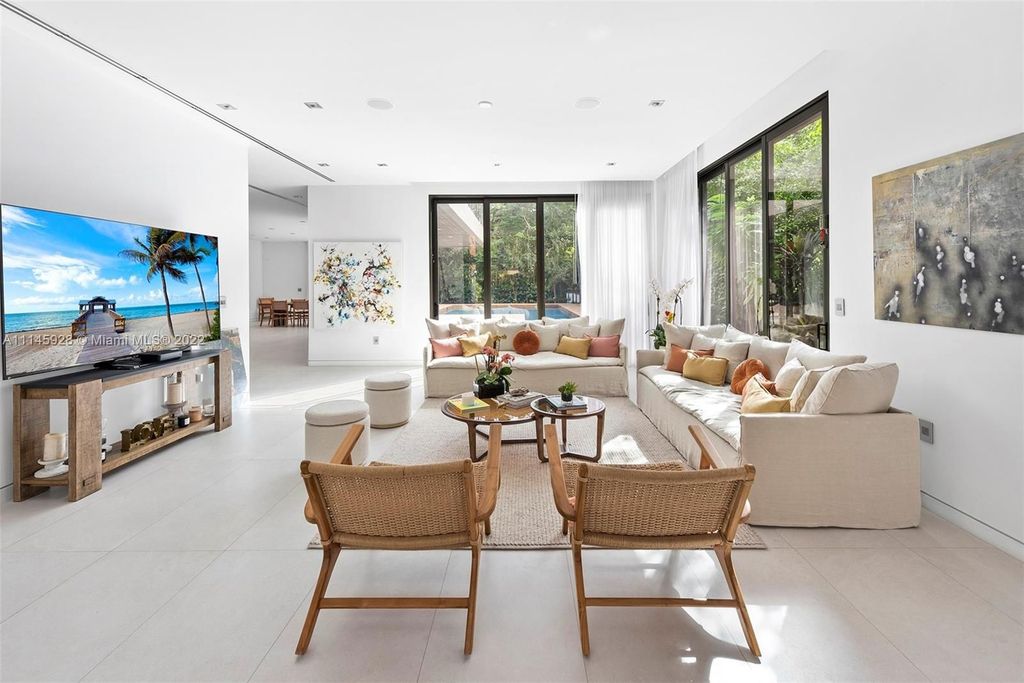 This 8990000 Modern Home in Miami offers Oversized Entertaining Areas 5