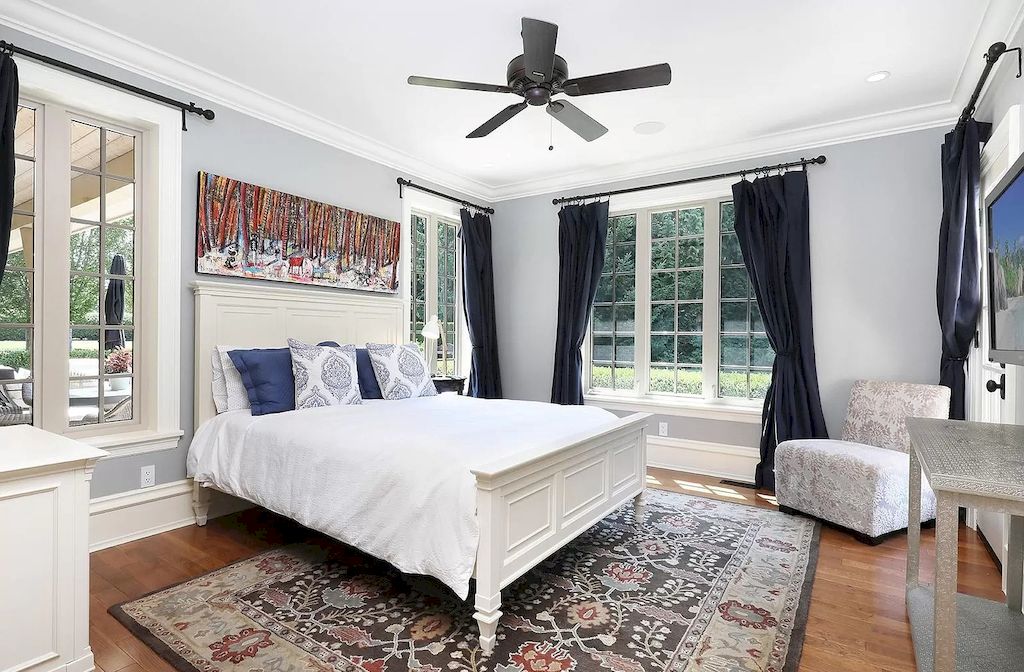 The Estate in Qualicum Beach is enriched with all the decadence of a 5-star retreat, with a quaint village for shopping and beautiful sandy beaches nearby now available for sale