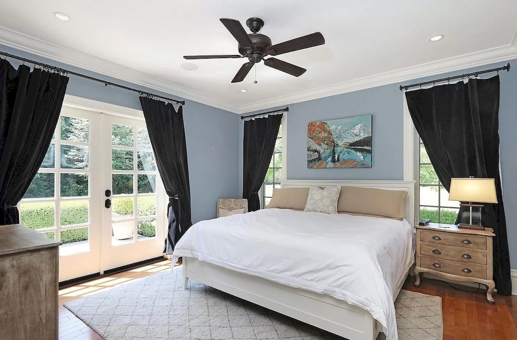 The Estate in Qualicum Beach is enriched with all the decadence of a 5-star retreat, with a quaint village for shopping and beautiful sandy beaches nearby now available for sale
