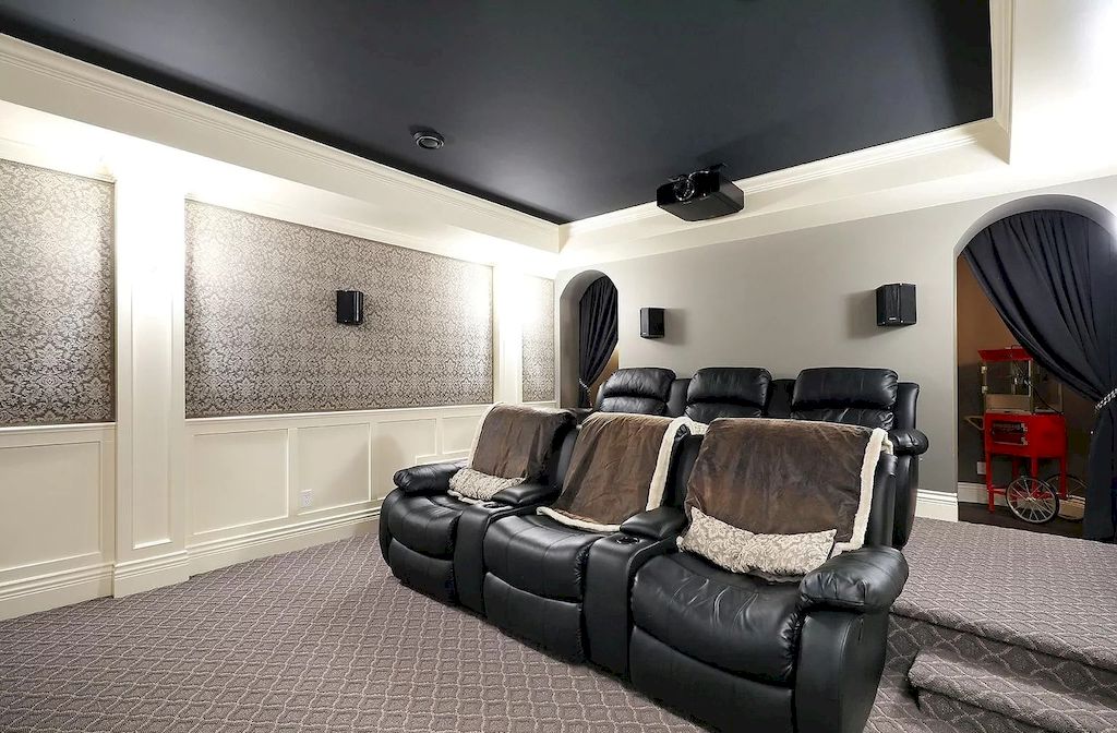 The Estate in Qualicum Beach is enriched with all the decadence of a 5-star retreat, with a quaint village for shopping and beautiful sandy beaches nearby now available for sale