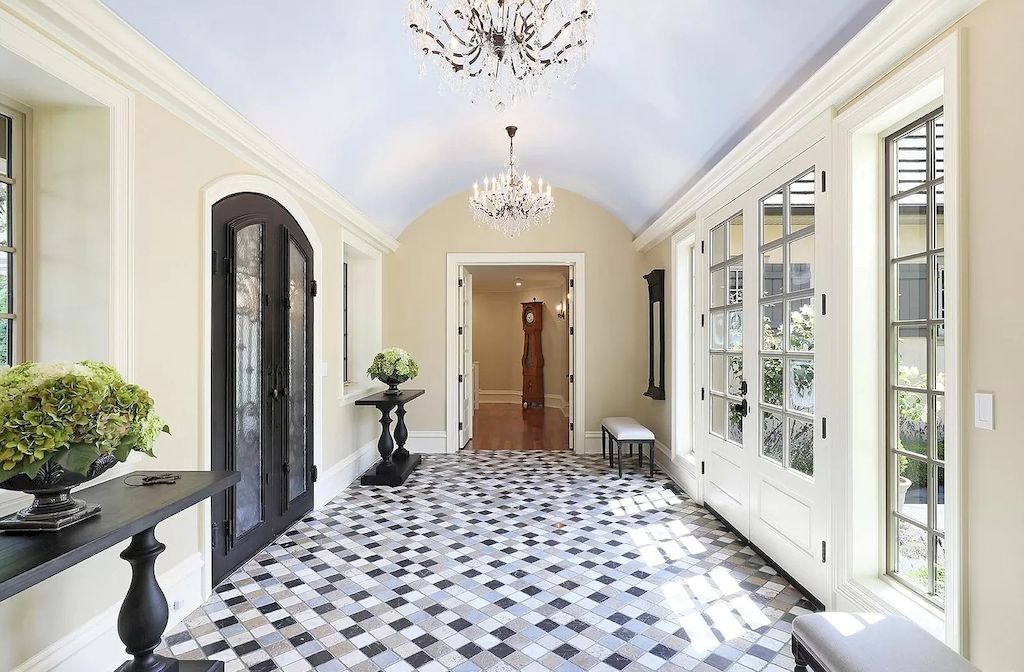 The Estate in Qualicum Beach is enriched with all the decadence of a 5-star retreat, with a quaint village for shopping and beautiful sandy beaches nearby now available for sale