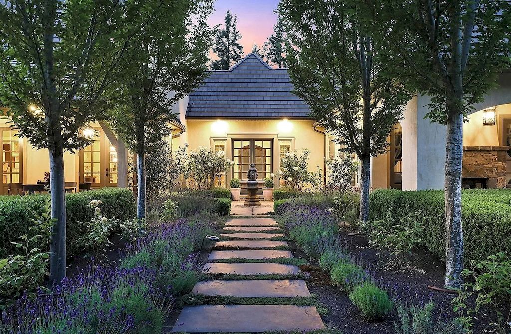 The Estate in Qualicum Beach is enriched with all the decadence of a 5-star retreat, with a quaint village for shopping and beautiful sandy beaches nearby now available for sale