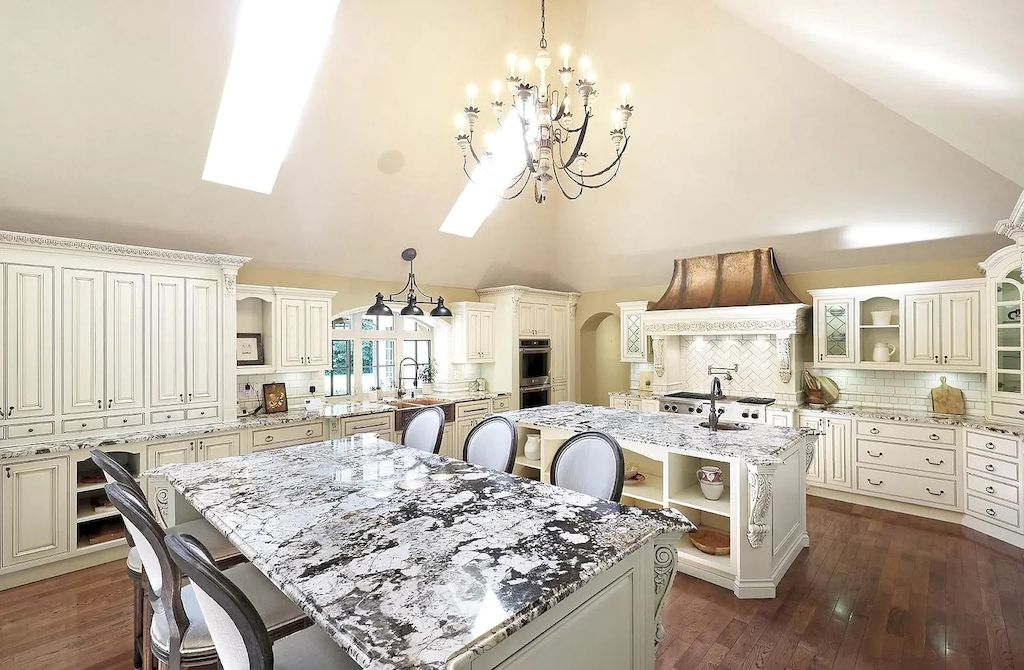 The Estate in Qualicum Beach is enriched with all the decadence of a 5-star retreat, with a quaint village for shopping and beautiful sandy beaches nearby now available for sale