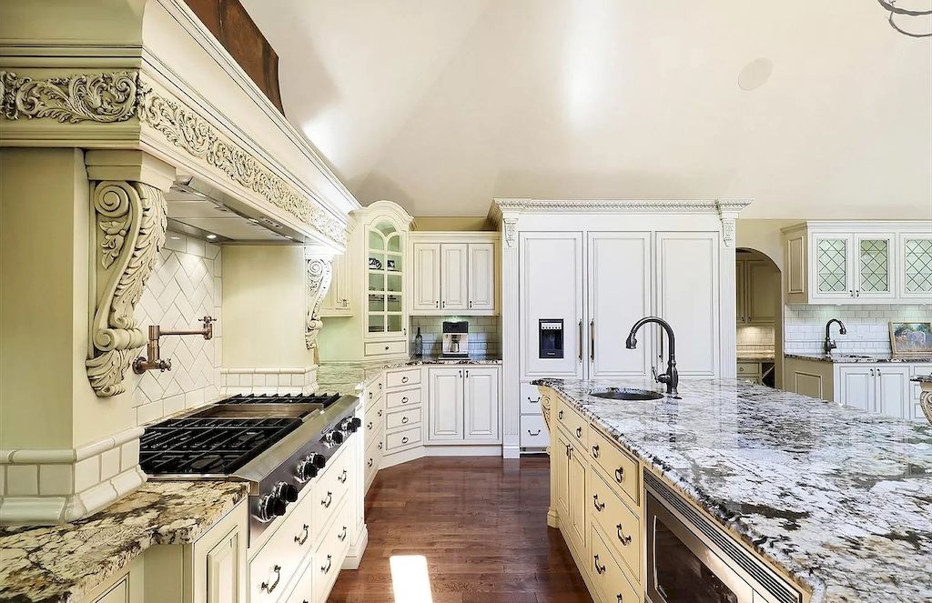 The Estate in Qualicum Beach is enriched with all the decadence of a 5-star retreat, with a quaint village for shopping and beautiful sandy beaches nearby now available for sale