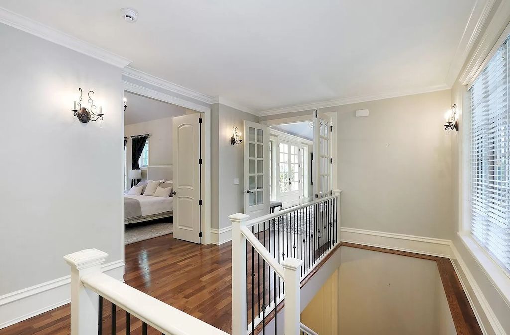 The Estate in Qualicum Beach is enriched with all the decadence of a 5-star retreat, with a quaint village for shopping and beautiful sandy beaches nearby now available for sale