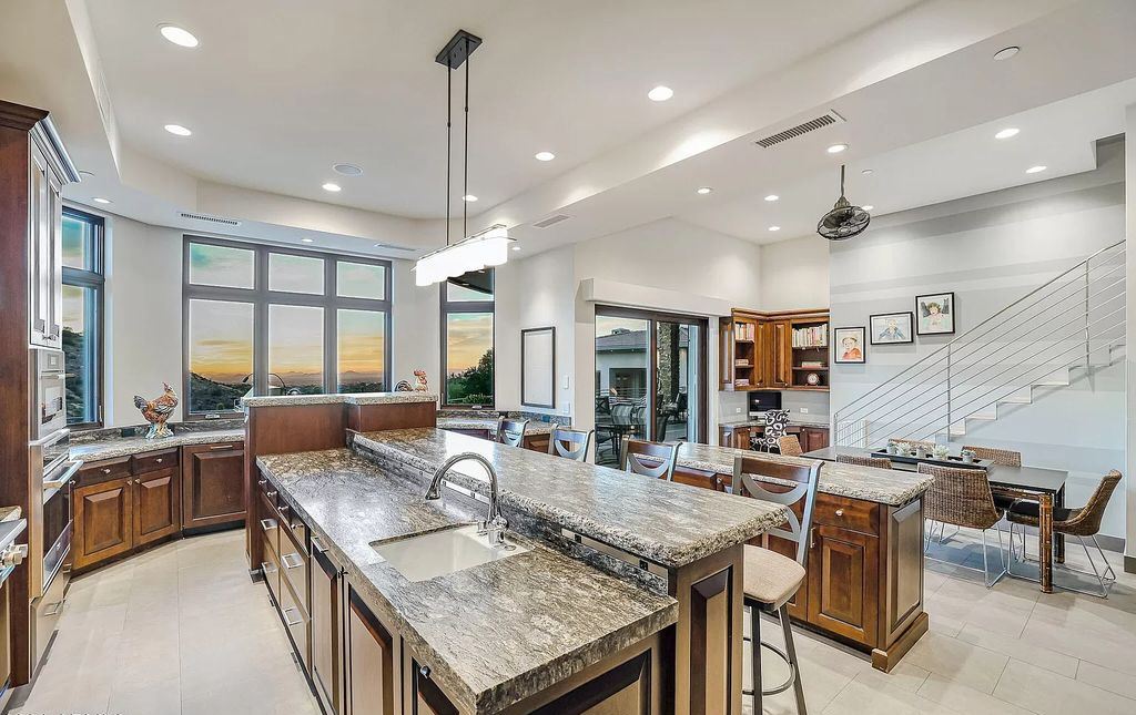 This $6,290,000 Superb House in Arizona overwhelms you with sparkling city light views