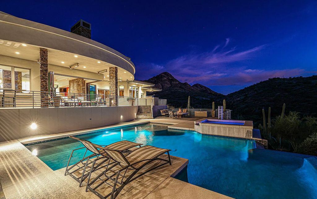 This $6,290,000 Superb House in Arizona overwhelms you with sparkling city light views