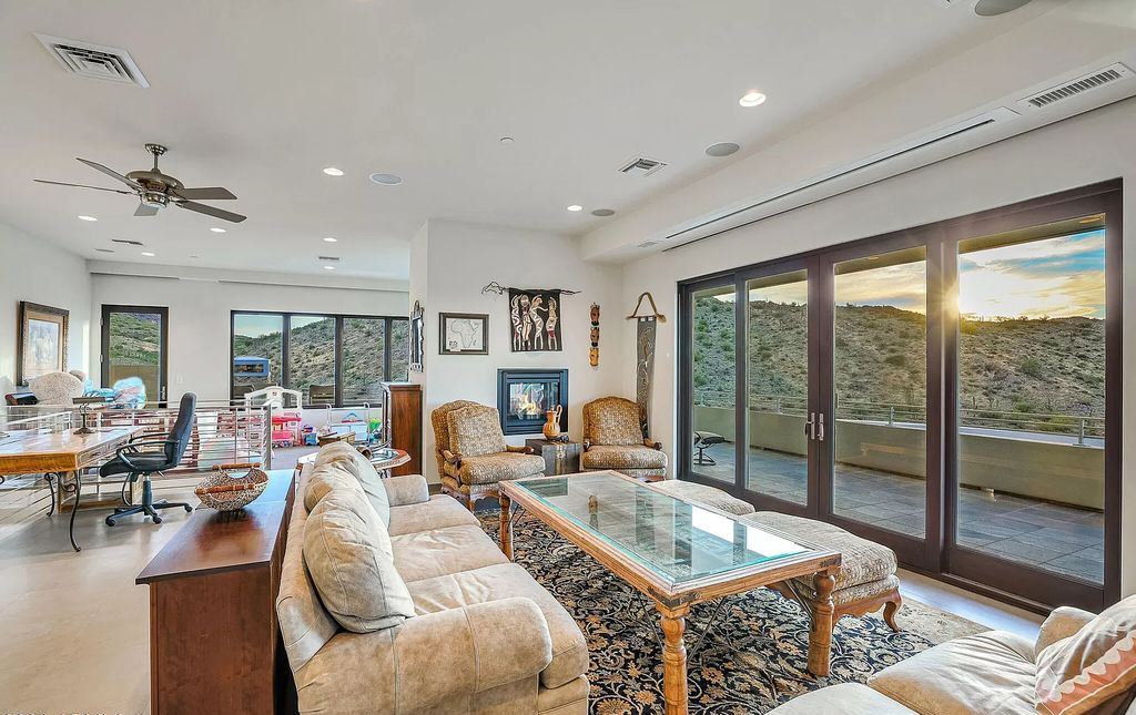 This $6,290,000 Superb House in Arizona overwhelms you with sparkling city light views