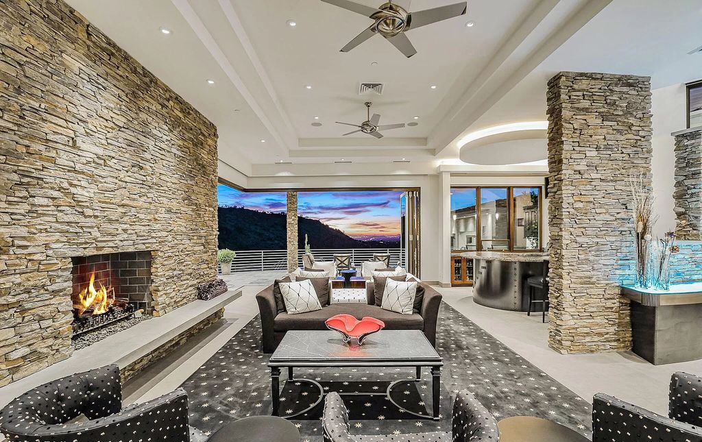 This $6,290,000 Superb House in Arizona overwhelms you with sparkling city light views