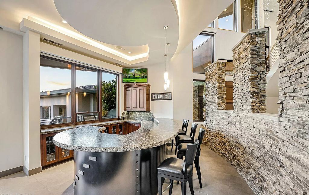 This $6,290,000 Superb House in Arizona overwhelms you with sparkling city light views