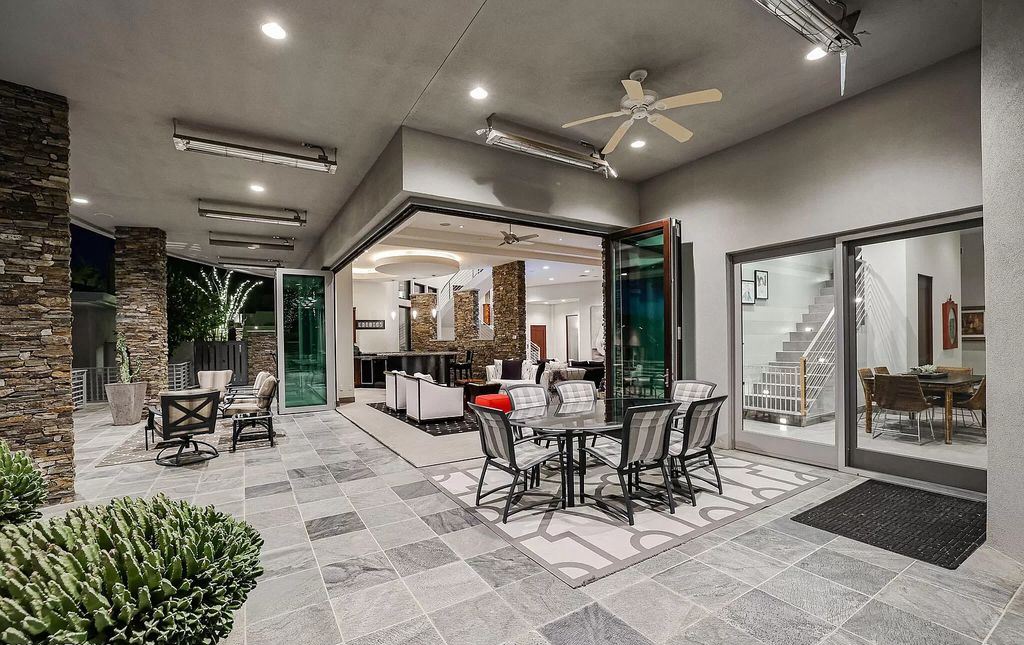This $6,290,000 Superb House in Arizona overwhelms you with sparkling city light views