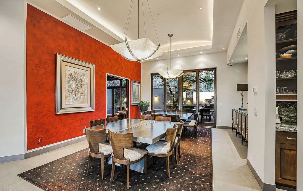 This $6,290,000 Superb House in Arizona overwhelms you with sparkling city light views