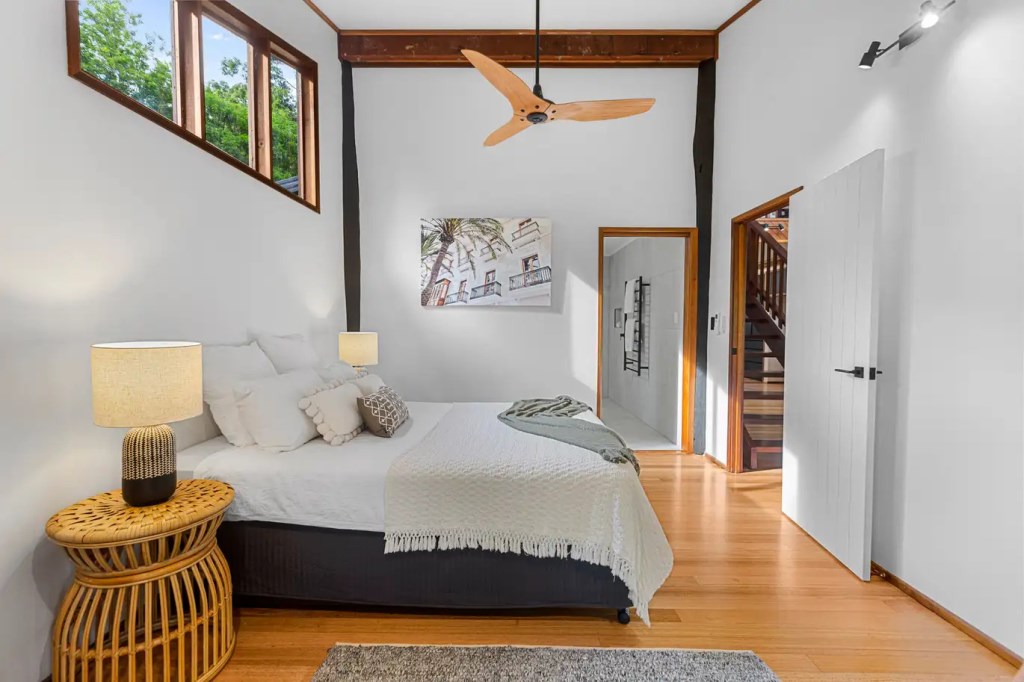 Ultra modern House in Australia as an oasis of natural serenity is now for Sale