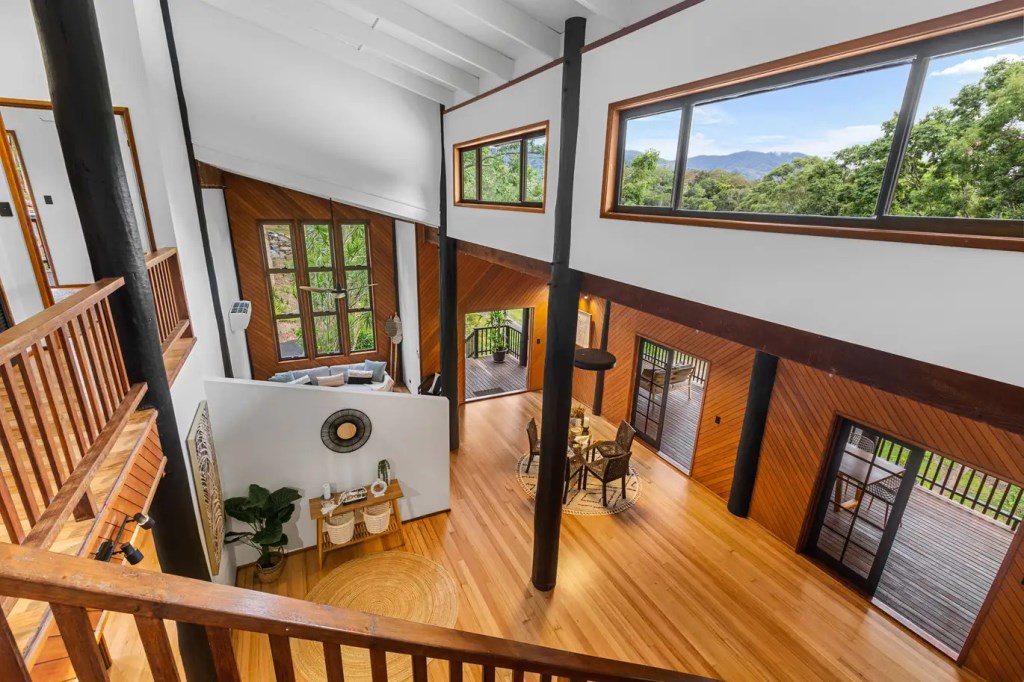 Ultra modern House in Australia as an oasis of natural serenity is now for Sale