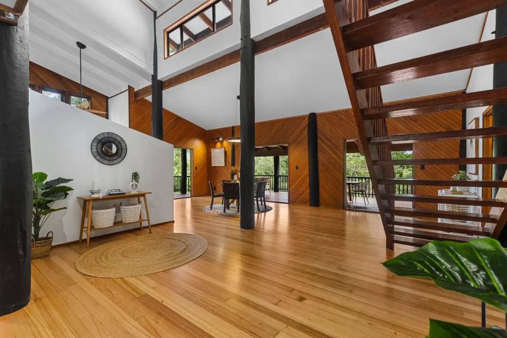 Ultra modern House in Australia as an oasis of natural serenity is now for Sale