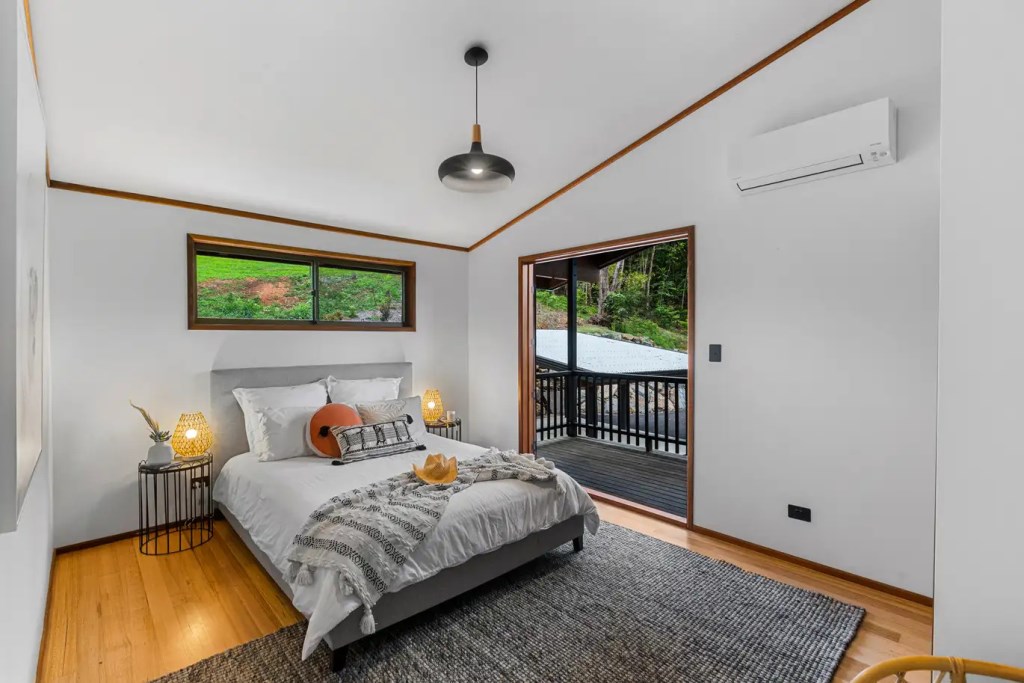 Ultra modern House in Australia as an oasis of natural serenity is now for Sale