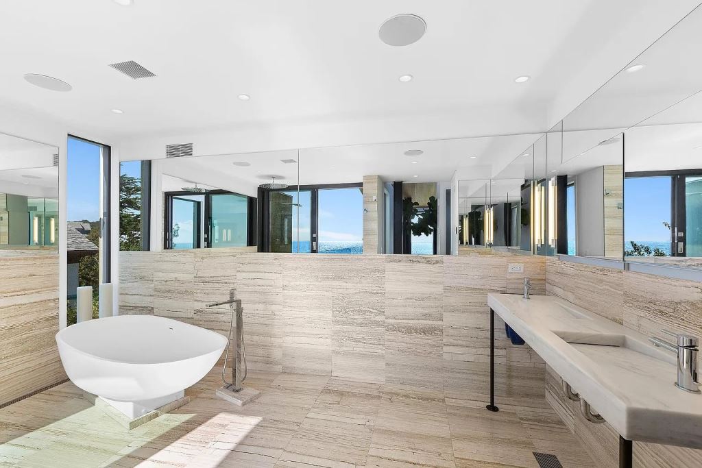 This $14,500,000 Home in New York city showcases Atlantic Ocean vistas