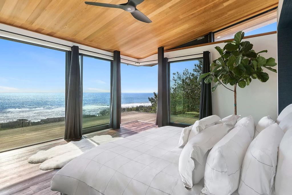 This $14,500,000 Home in New York city showcases Atlantic Ocean vistas