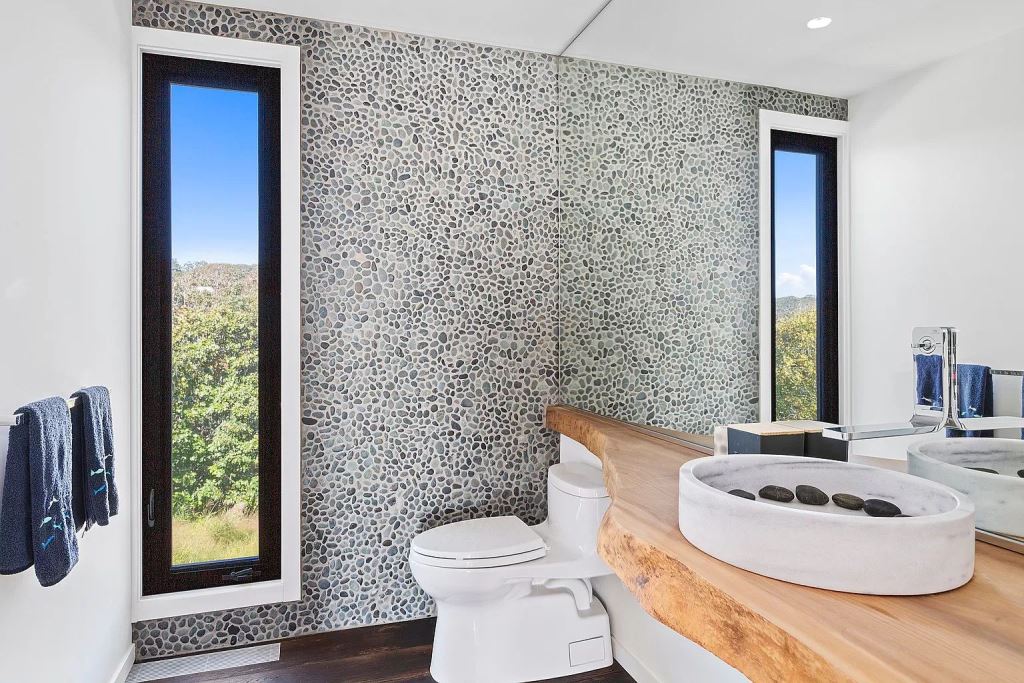 This $14,500,000 Home in New York city showcases Atlantic Ocean vistas