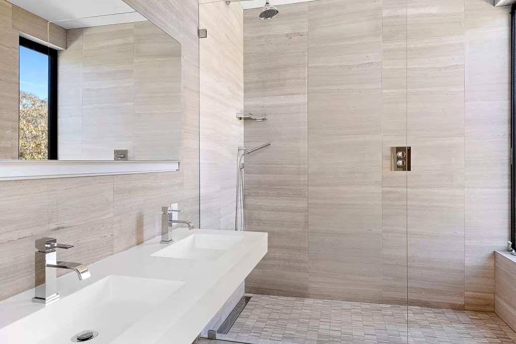 This $14,500,000 Home in New York city showcases Atlantic Ocean vistas