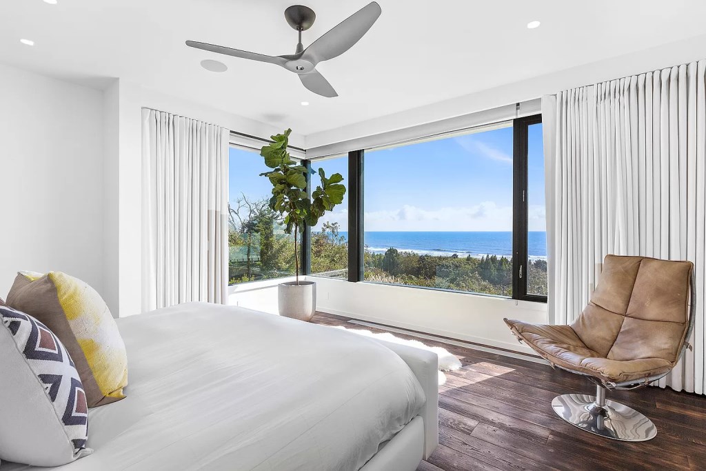 This $14,500,000 Home in New York city showcases Atlantic Ocean vistas