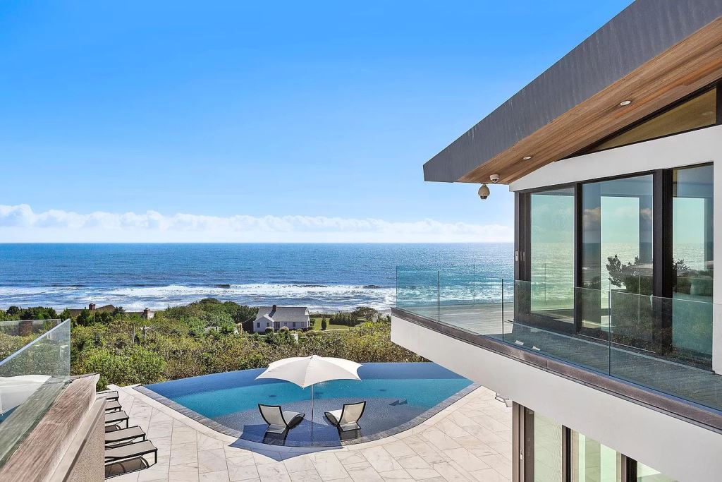 This $14,500,000 Home in New York city showcases Atlantic Ocean vistas