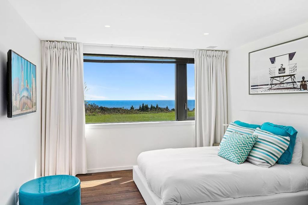 This $14,500,000 Home in New York city showcases Atlantic Ocean vistas