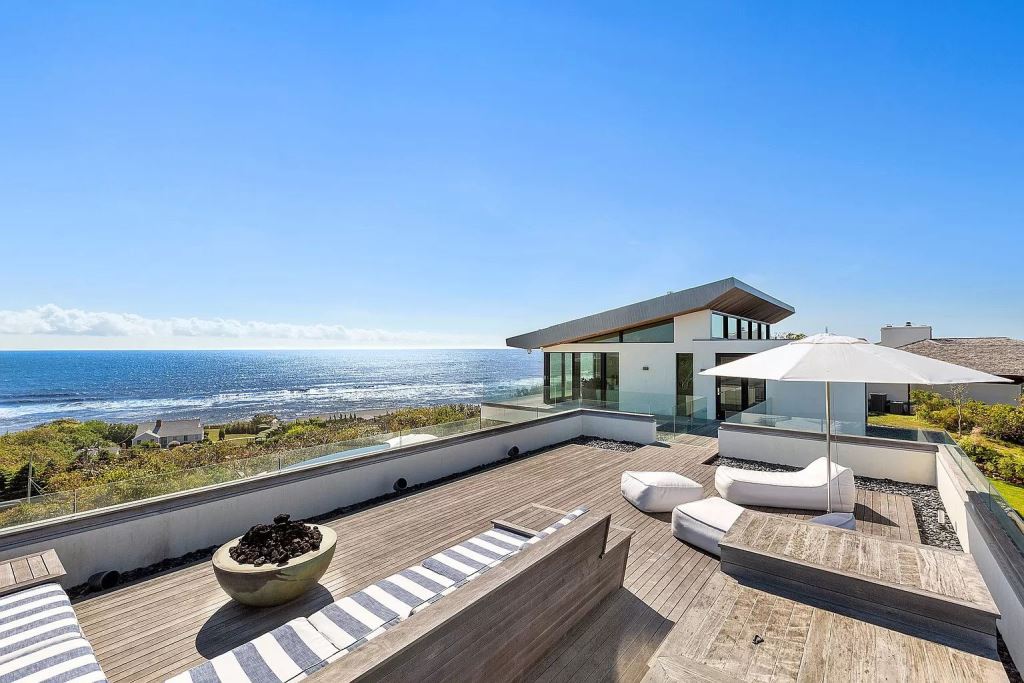 This $14,500,000 Home in New York city showcases Atlantic Ocean vistas
