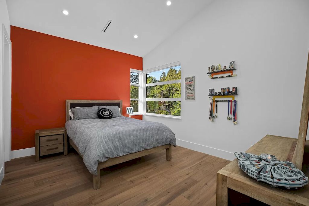 The House in South Surrey is an architectural masterpiece crafted to perfection by Monolith Design Build now available for sale. This home located at 14358 Greencrest Dr, Surrey, BC V4P 1M1, Canada