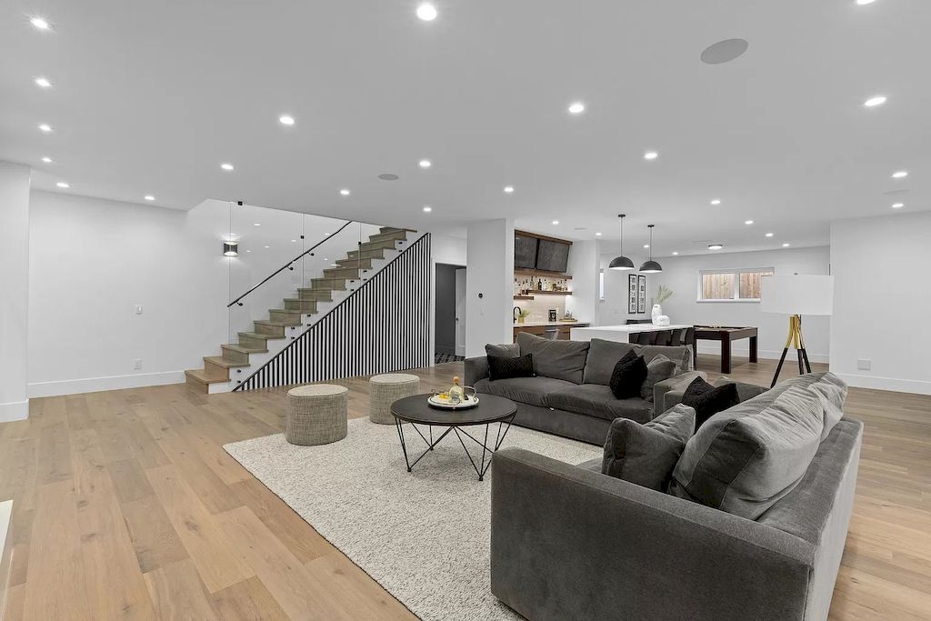 The House in South Surrey is an architectural masterpiece crafted to perfection by Monolith Design Build now available for sale. This home located at 14358 Greencrest Dr, Surrey, BC V4P 1M1, Canada