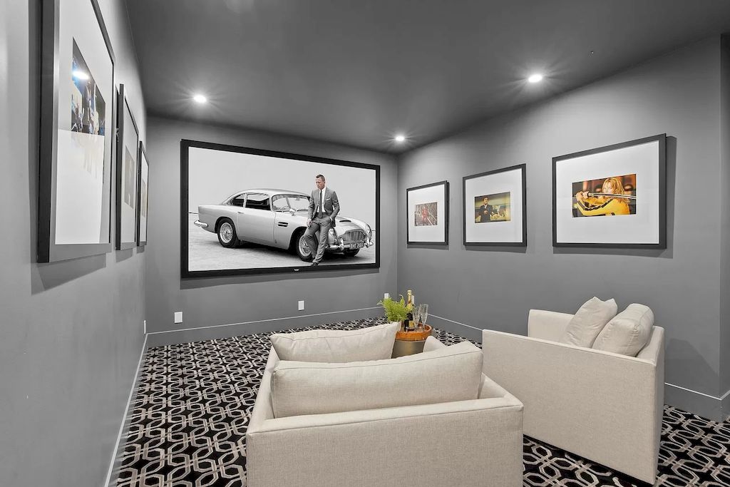 The House in South Surrey is an architectural masterpiece crafted to perfection by Monolith Design Build now available for sale. This home located at 14358 Greencrest Dr, Surrey, BC V4P 1M1, Canada