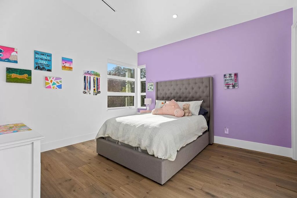 The House in South Surrey is an architectural masterpiece crafted to perfection by Monolith Design Build now available for sale. This home located at 14358 Greencrest Dr, Surrey, BC V4P 1M1, Canada