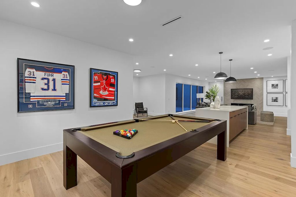 The House in South Surrey is an architectural masterpiece crafted to perfection by Monolith Design Build now available for sale. This home located at 14358 Greencrest Dr, Surrey, BC V4P 1M1, Canada